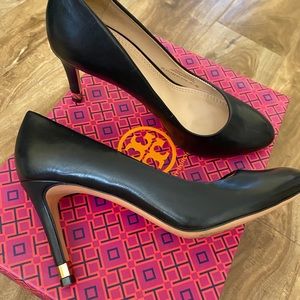 Tory Burch Astoria Pumps